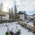 In Near Slopes Apartment